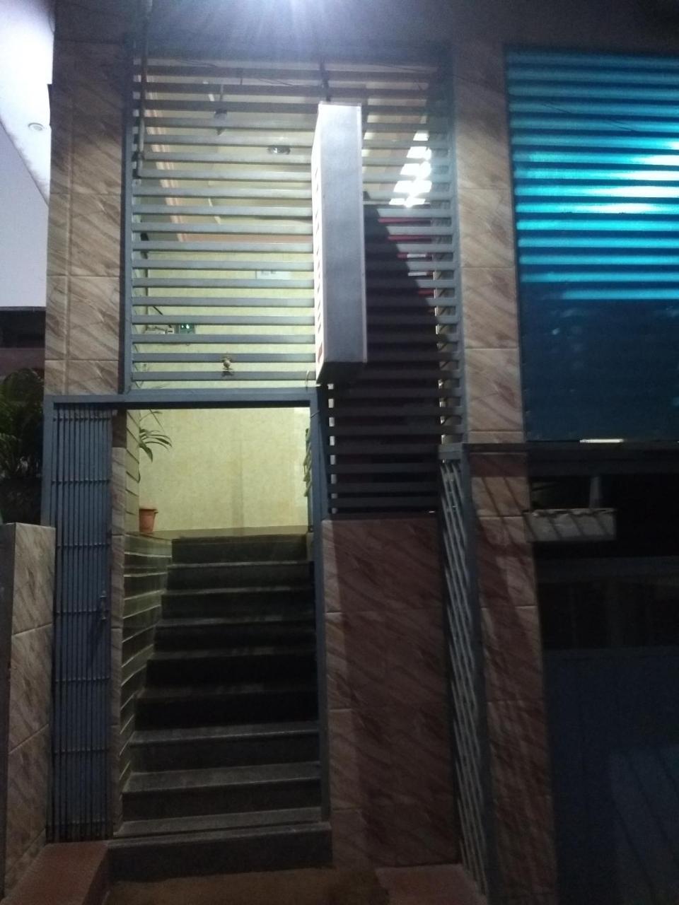 ホテルApoorva Residency バンガロール エクステリア 写真